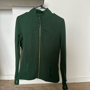 Excellent condition Lululemon define jacket size 10, green with gold hardware